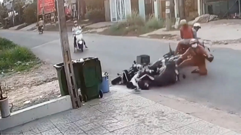 มอเตอร์ไซค์ตัดหน้า