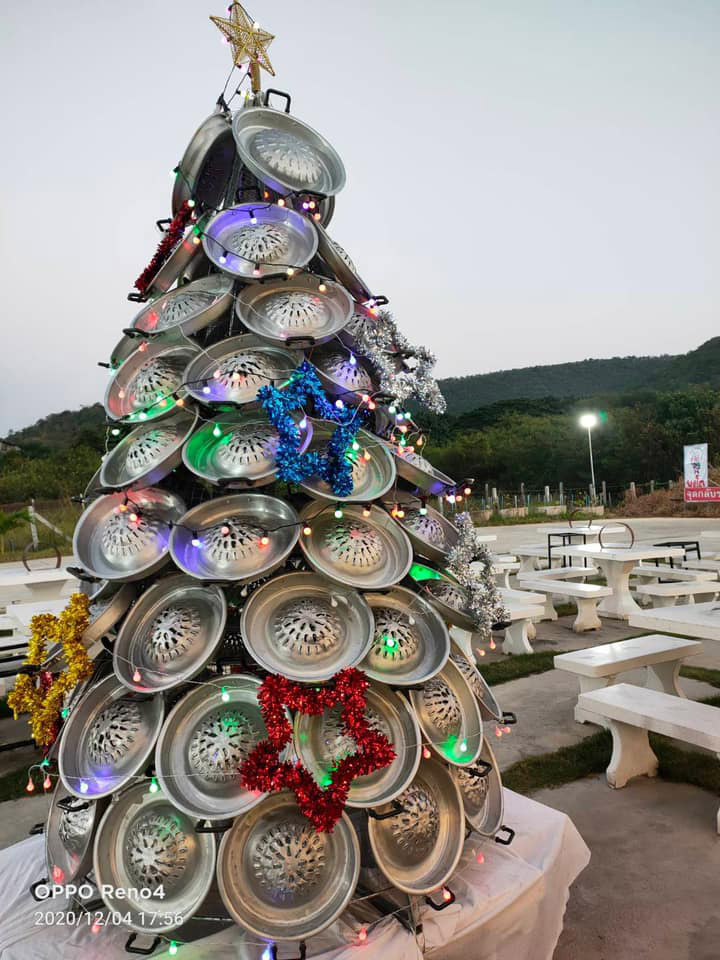 ต้นคริสต์มาสกระทะ