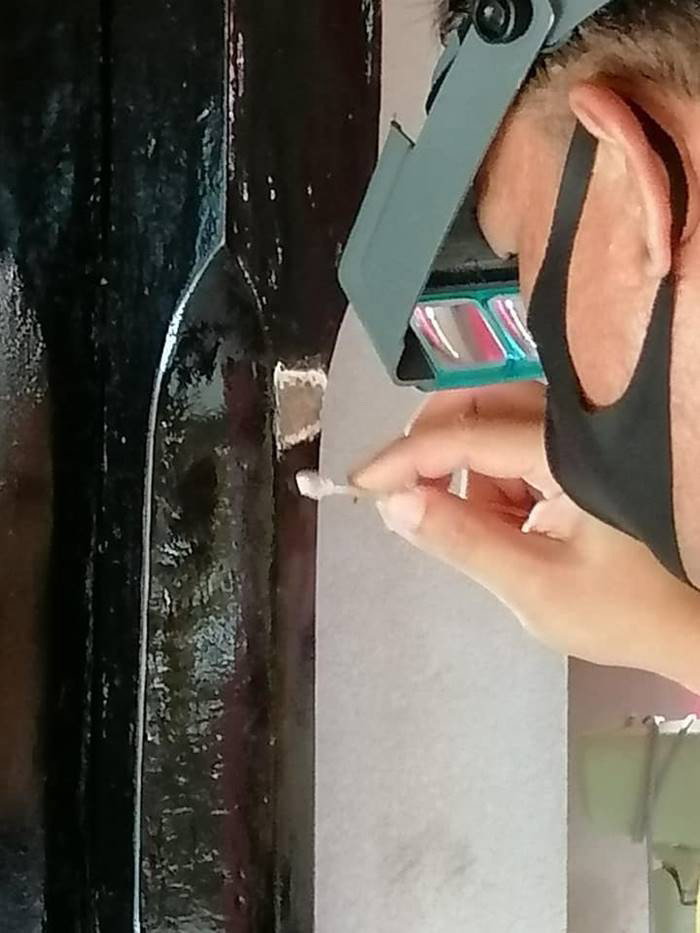 ทาสีทับลายรดน้ำ วัดหมื่นล้าน
