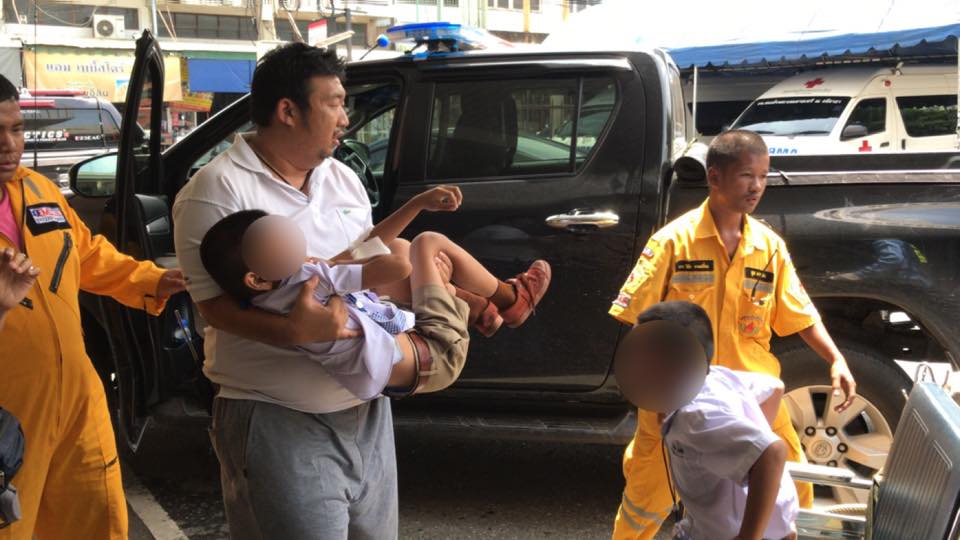  หมากัดเด็กนักเรียน