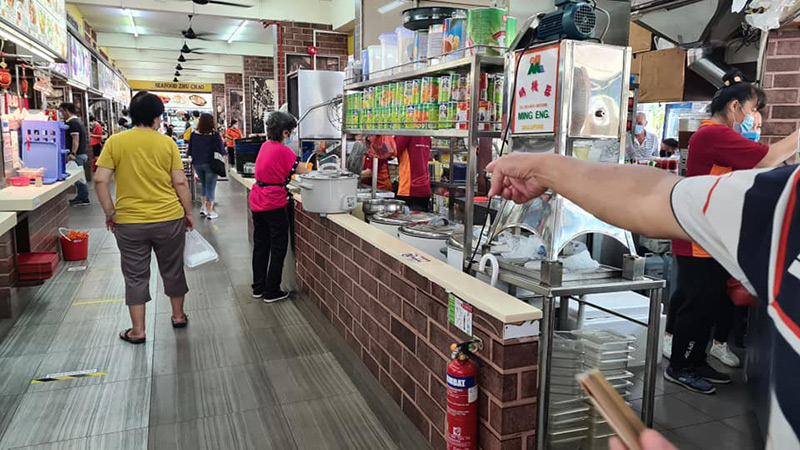 ล้างไม้ถูพื้นในอ่างล้างจาน