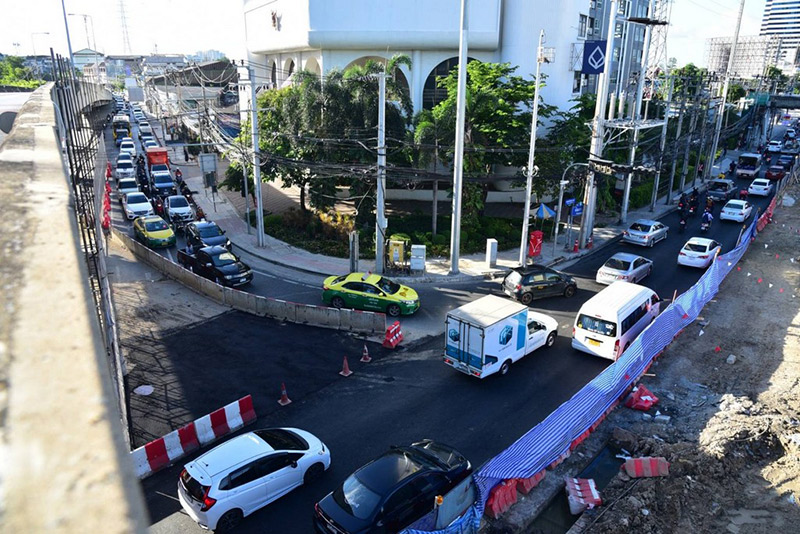 ปิดสะพานข้ามแยกศรีนครินทร์-พัฒนาการ