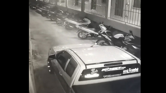 หอพัก 3 ชั้นทรุด