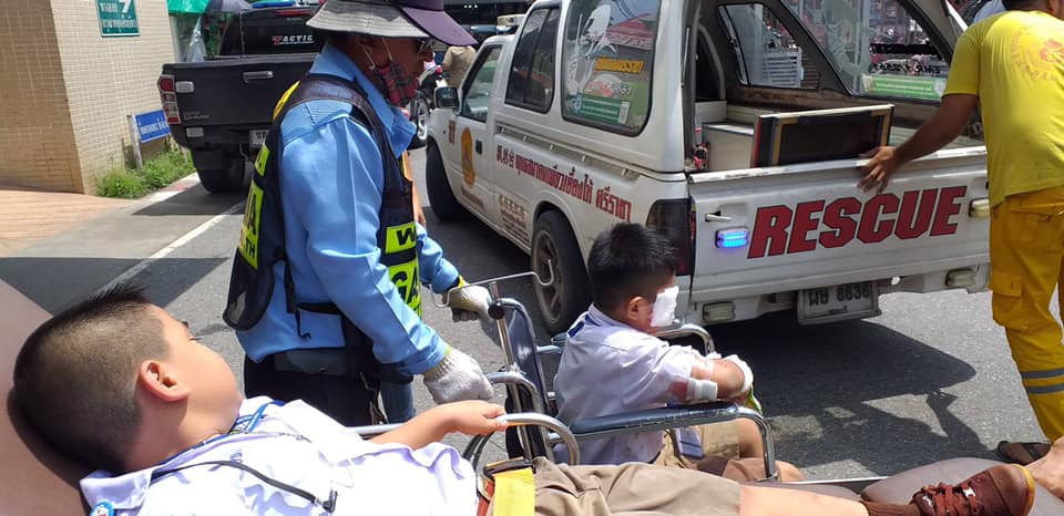  หมากัดเด็กนักเรียน