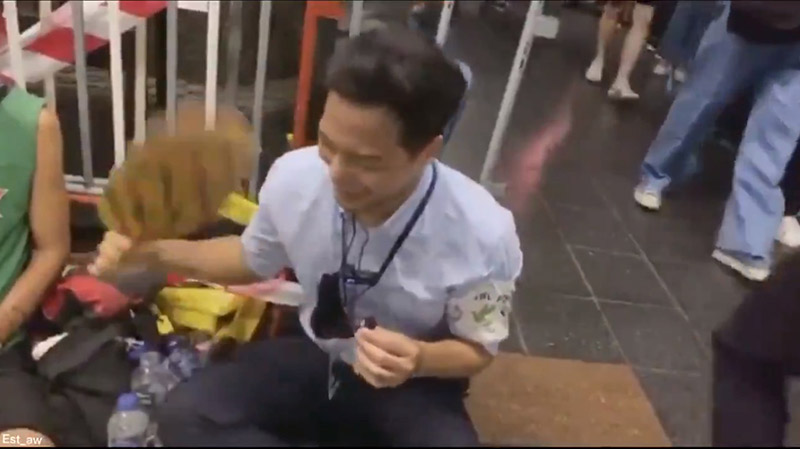 อาร์ตี้ พัฒน์พล นักข่าว Bangkok Post 