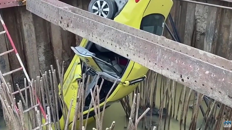 แท็กซี่ตกตอม่อรถไฟฟ้า