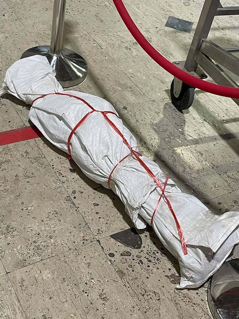 โหลดสัมภาระลงเครื่องคล้ายศพ