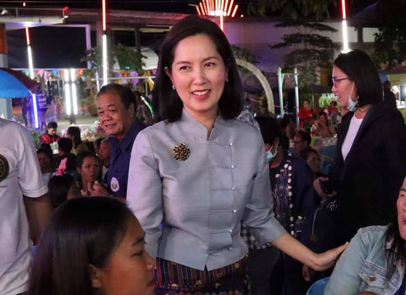 ตรีนุช เทียนทอง รมว.ศึกษาธิการ