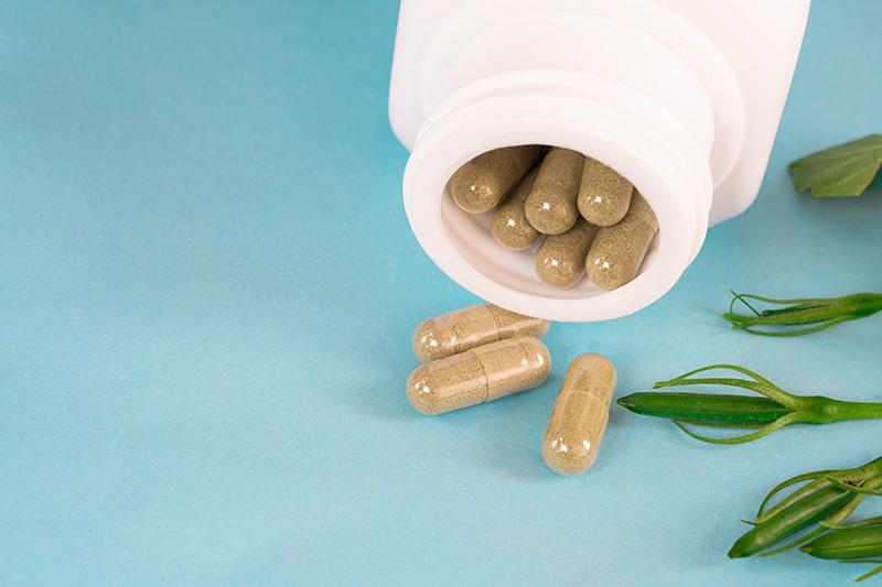 นักศึกษาสาวไทยถูกจับที่สหรัฐฯ พกน้ำมันนวด-ยาสมุนไพรฟ้าทะลายโจร 