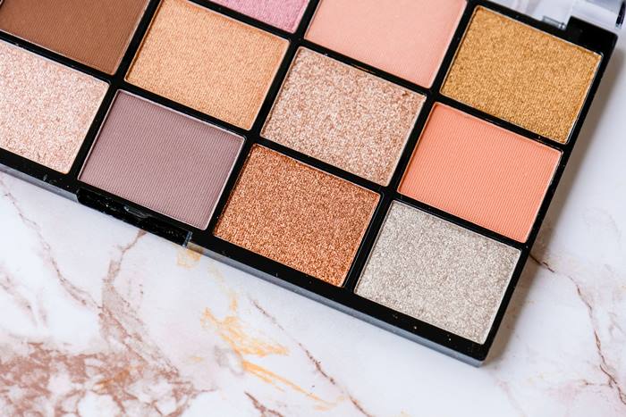 หน้าม้ารีวิวอายแชโดว์