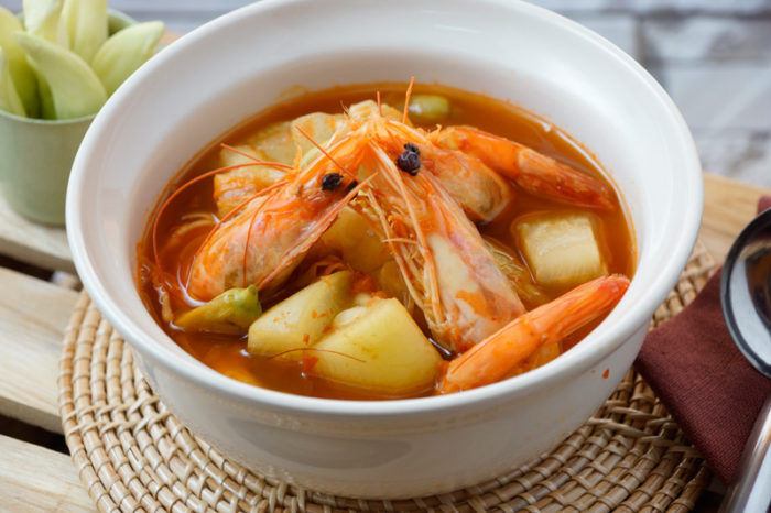 เปลือกกุ้งแทงหลอดอาหาร