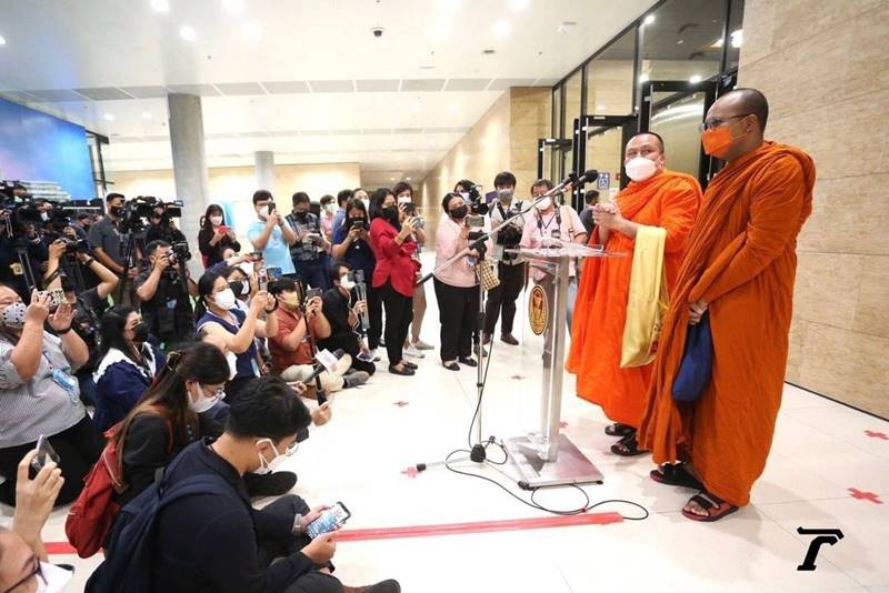 พระมหาสมปอง พระมหาไพรวัลย์