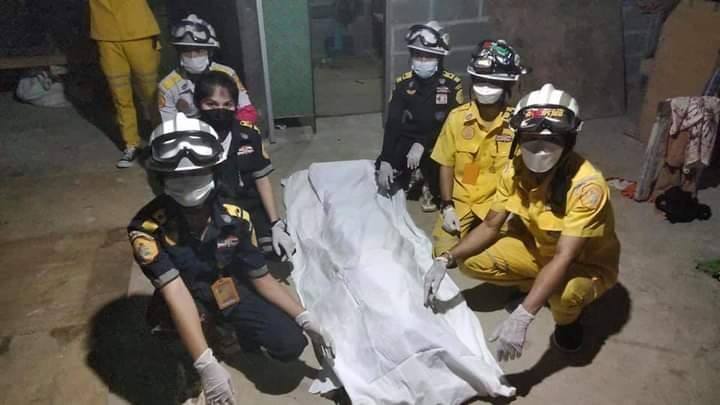 เด็กผูกคอตาย