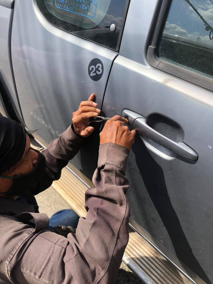 ช่างซ่อมกุญแจรถ