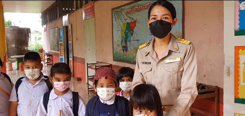 ครูเปิดใจ คนเดียวควบ 4 ตำแหน่ง 