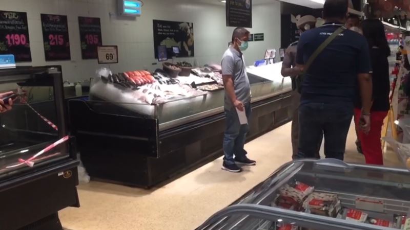 หนุ่มห้างย่านปิ่นเกล้าแทงตัวตาย