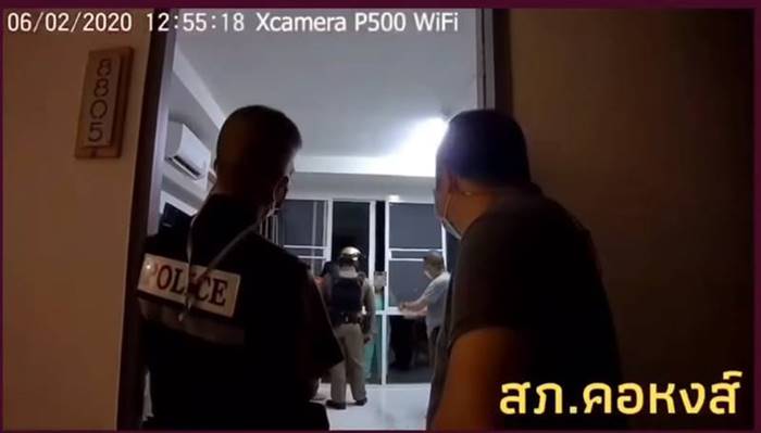 นักศึกษาแพทย์คิดสั้นจะกระโดดตึก 