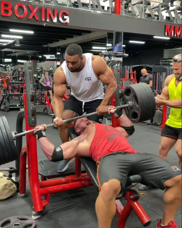 ยกน้ำหนัก กล้ามเนื้อบิด