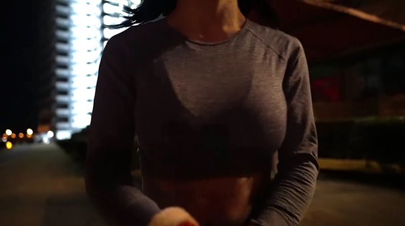 ยูทูบเบอร์แต่งตัวเป็นสาวอกใหญ่ 