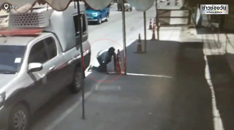 ผู้ต้องหาสะเดาะกุญแจมือหนีตำรวจ