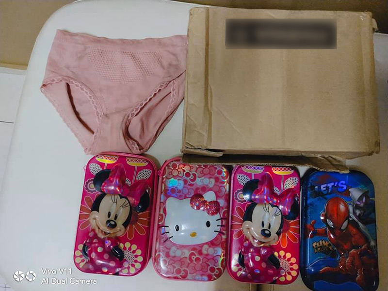 กล่องพัสดุหุ้มกางเกงใน