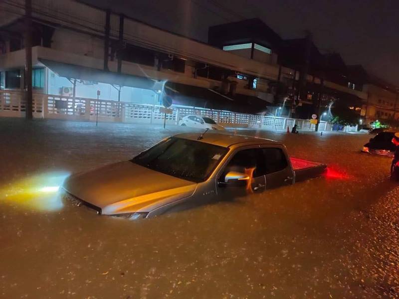 น้ำท่วมบางปู