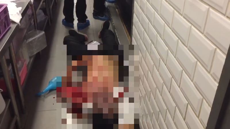 หนุ่มห้างย่านปิ่นเกล้าแทงตัวตาย