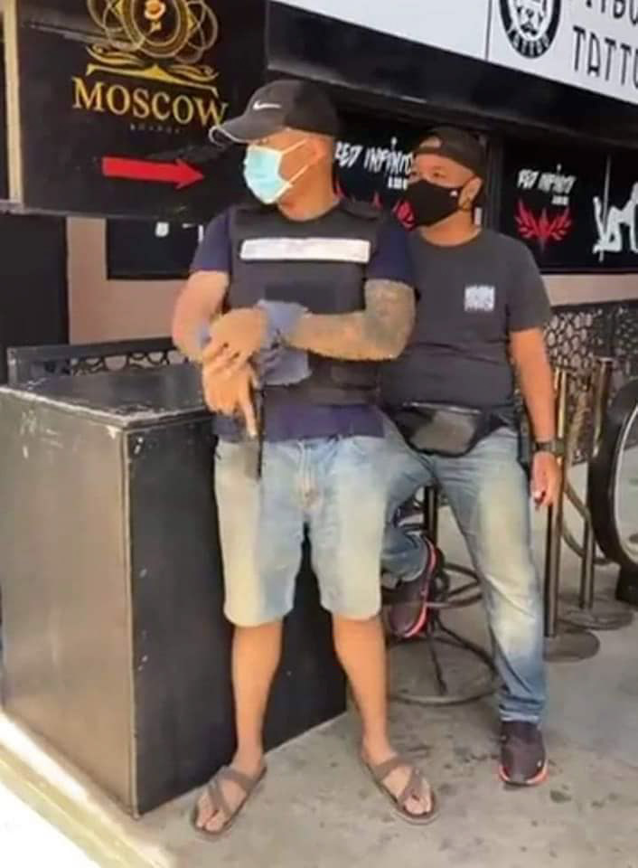 ตำรวจยิงพ่อค้าก๋วยเตี๋ยว