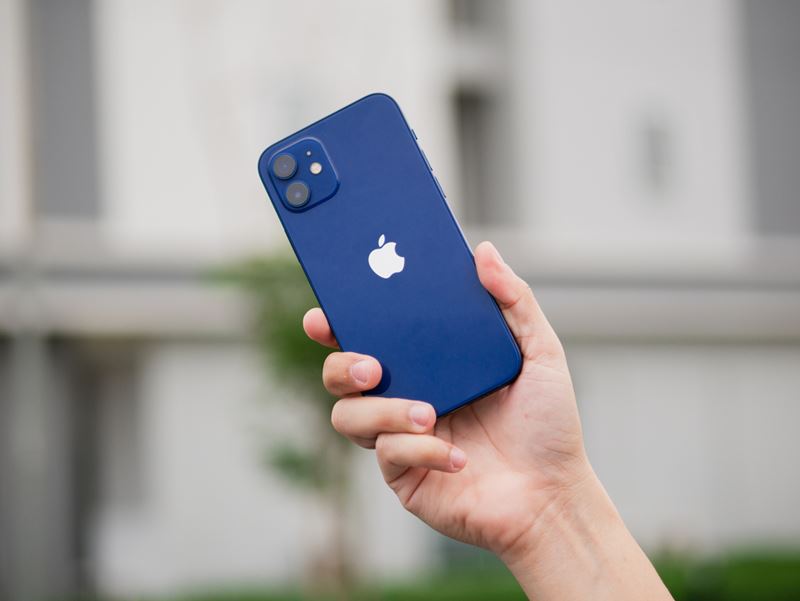 นายกฯ ซื้อไอโฟน 12 แจกผู้บริหารทำเนียบ