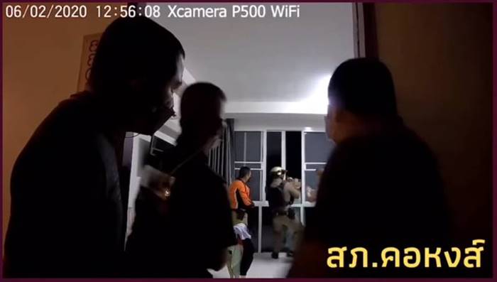 นักศึกษาแพทย์คิดสั้นจะกระโดดตึก 