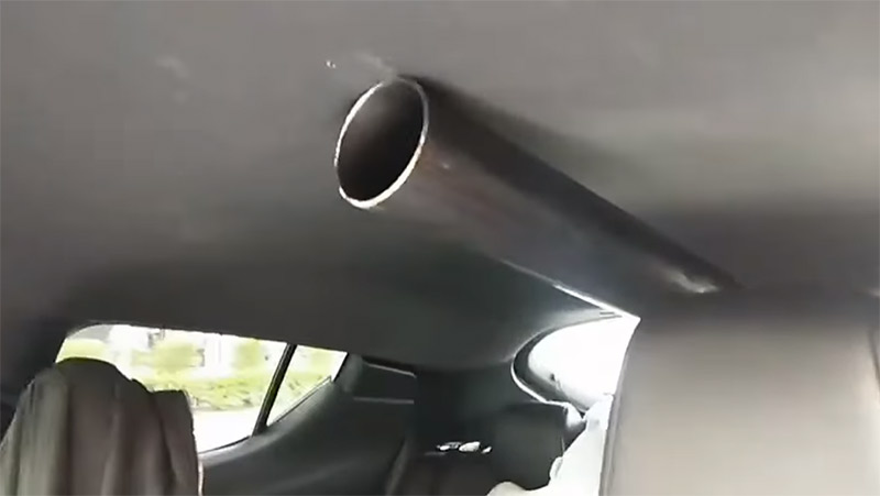 เหล็กพุ่งเสียบเก๋งป้ายแดง