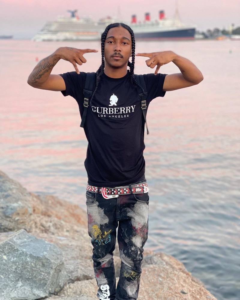 แรปเปอร์ถูกยิงกลางไลฟ์สด