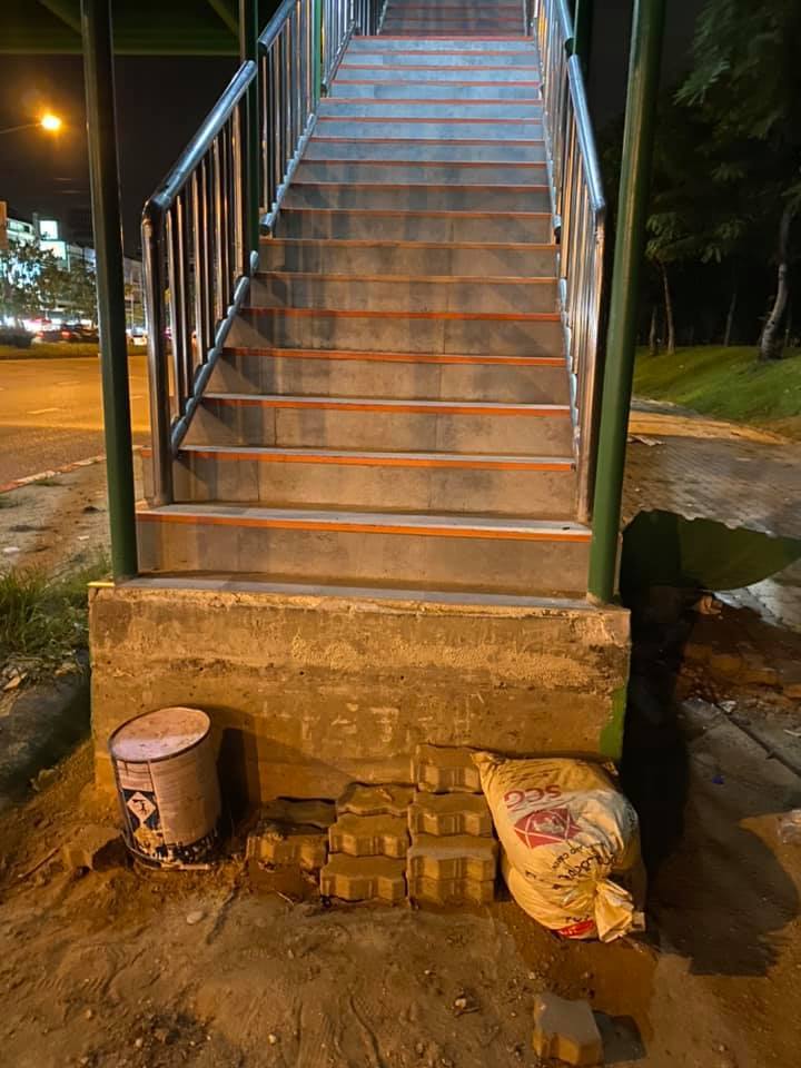 แฉภาพสะพานลอย