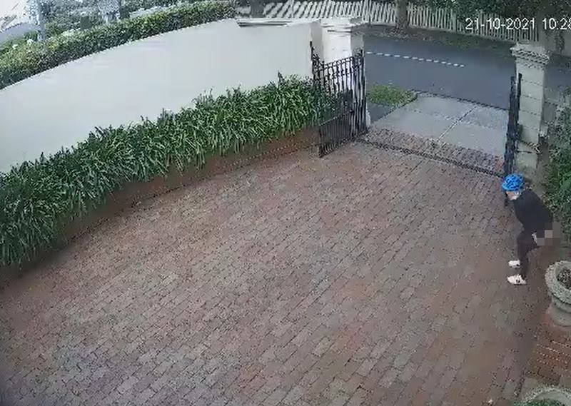 นักปั่นจักรยาน อุจจาระ หน้าบ้านคนอื่น