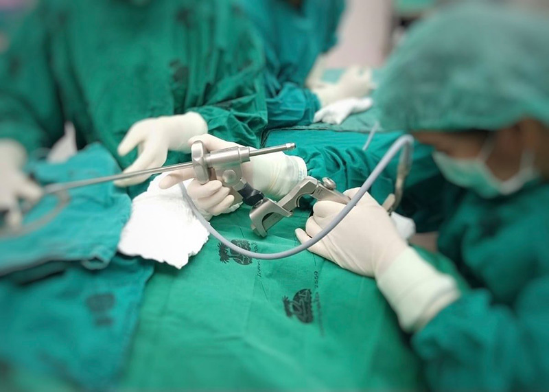 เปลือกกุ้งแทงหลอดอาหาร