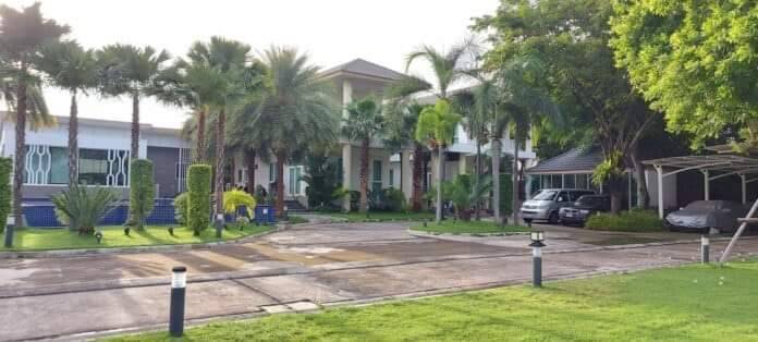 ผู้กำกับโจ้ โดนอายัดทรัพย์