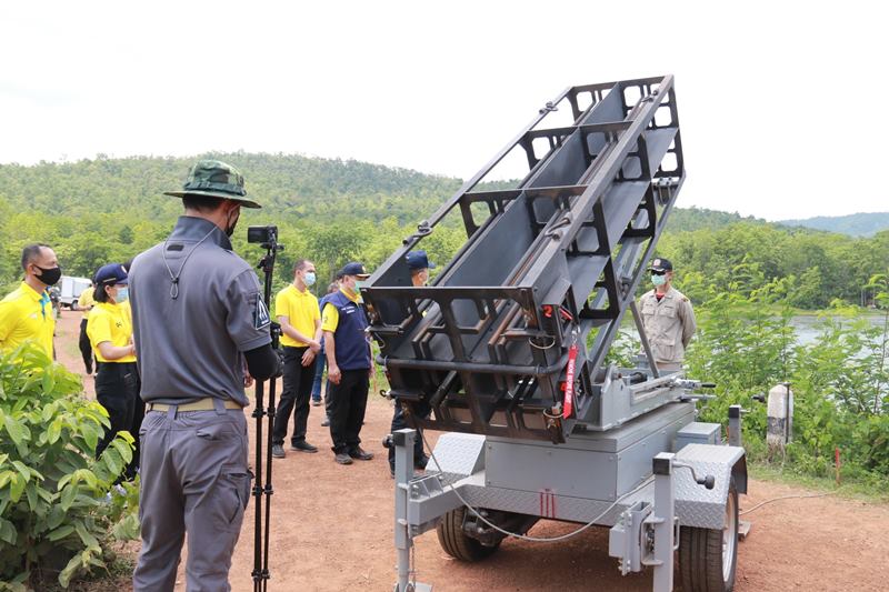ฝนหลวงใช้จรวดยิงขึ้นฟ้า