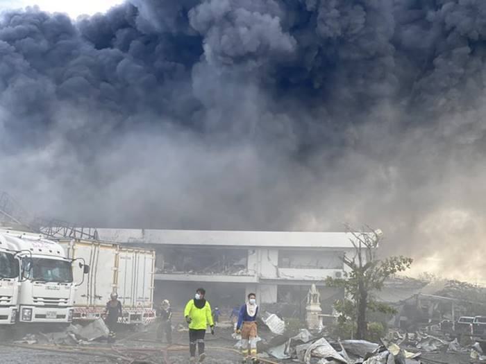 ไฟไหม้โรงงานกิ่งแก้ว