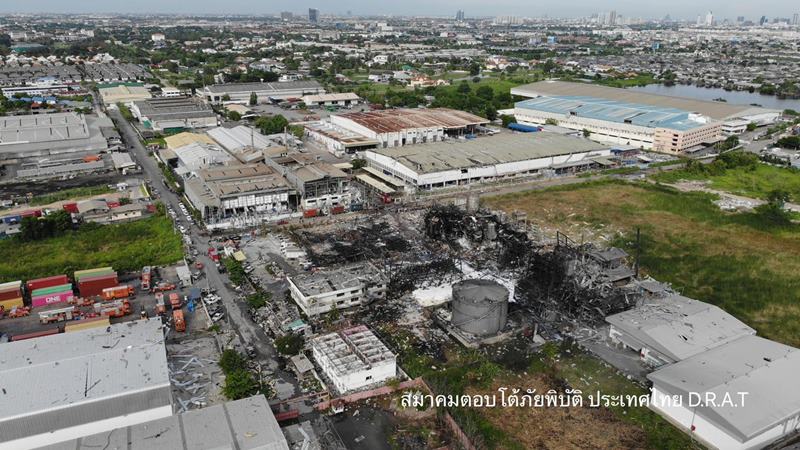 โรงงานกิ่งแก้วไฟไหม้