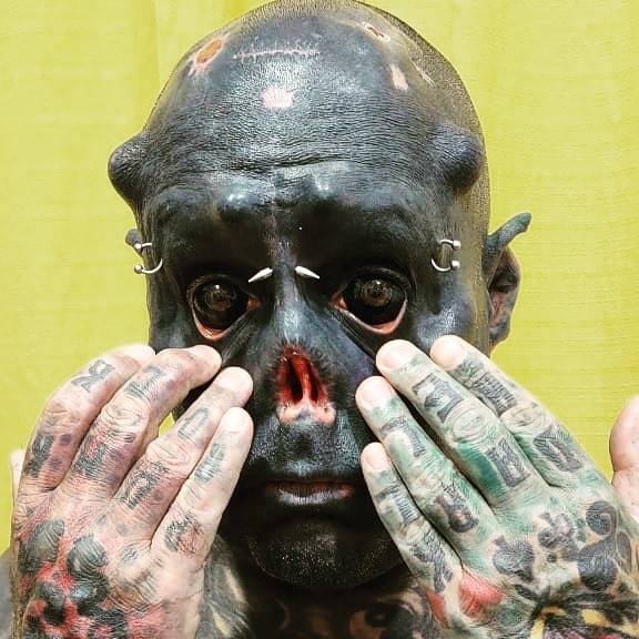 ช่างสักอยากเป็นสัตว์ประหลาด 