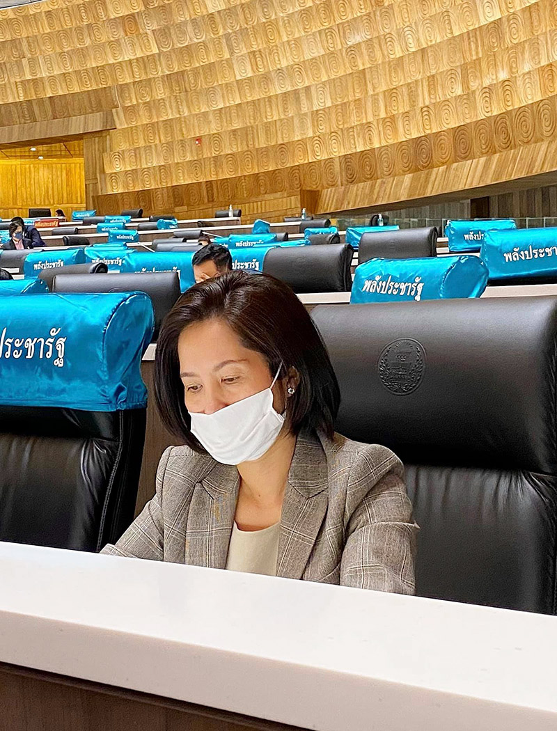 ตรีนุช เทียนทอง รมว.ศึกษาธิการ