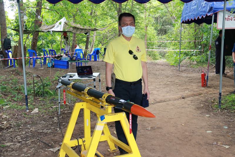 ฝนหลวงใช้จรวดยิงขึ้นฟ้า