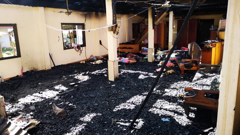 ไฟไหม้บ้าน เงินล้าน-ทอง ไหม้เรียบ