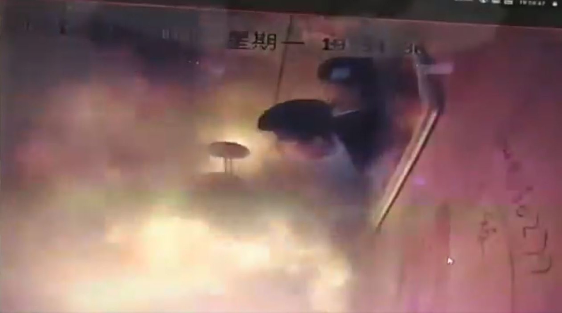 ไฟไหม้ในลิฟต์