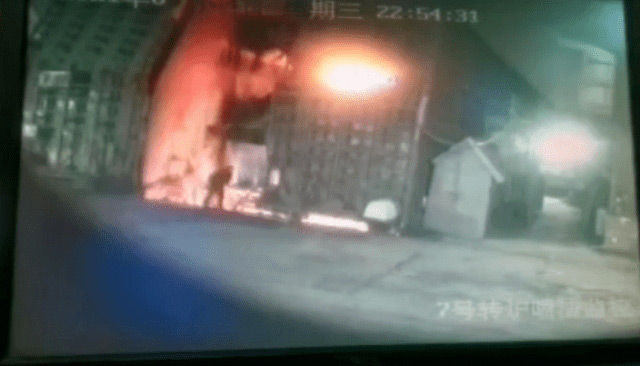 กระโดดเตาหลอมเหล็ก ฆ่าตัวตาย