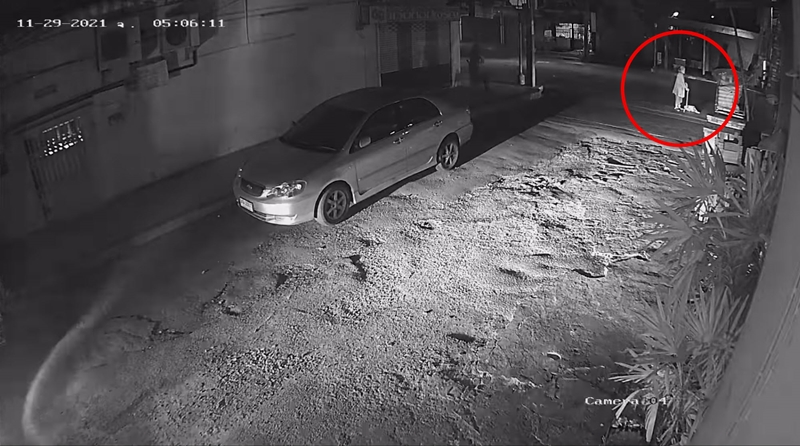 แท็กซี่ปาดหน้ามอเตอร์ไซค์ ชนยาย