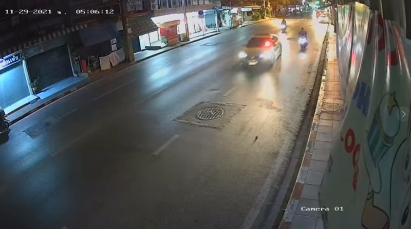 แท็กซี่ปาดหน้ามอเตอร์ไซค์ ชนยาย