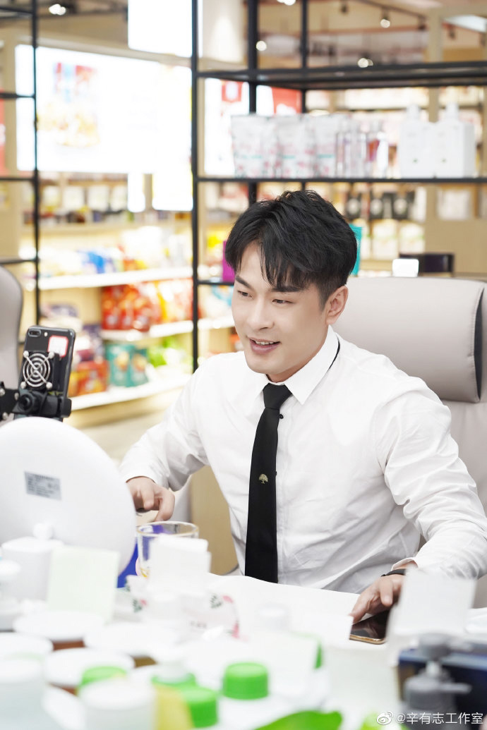หนุ่มจีนขายของออนไลน์ 12 ชั่วโมง 9 พันล้าน