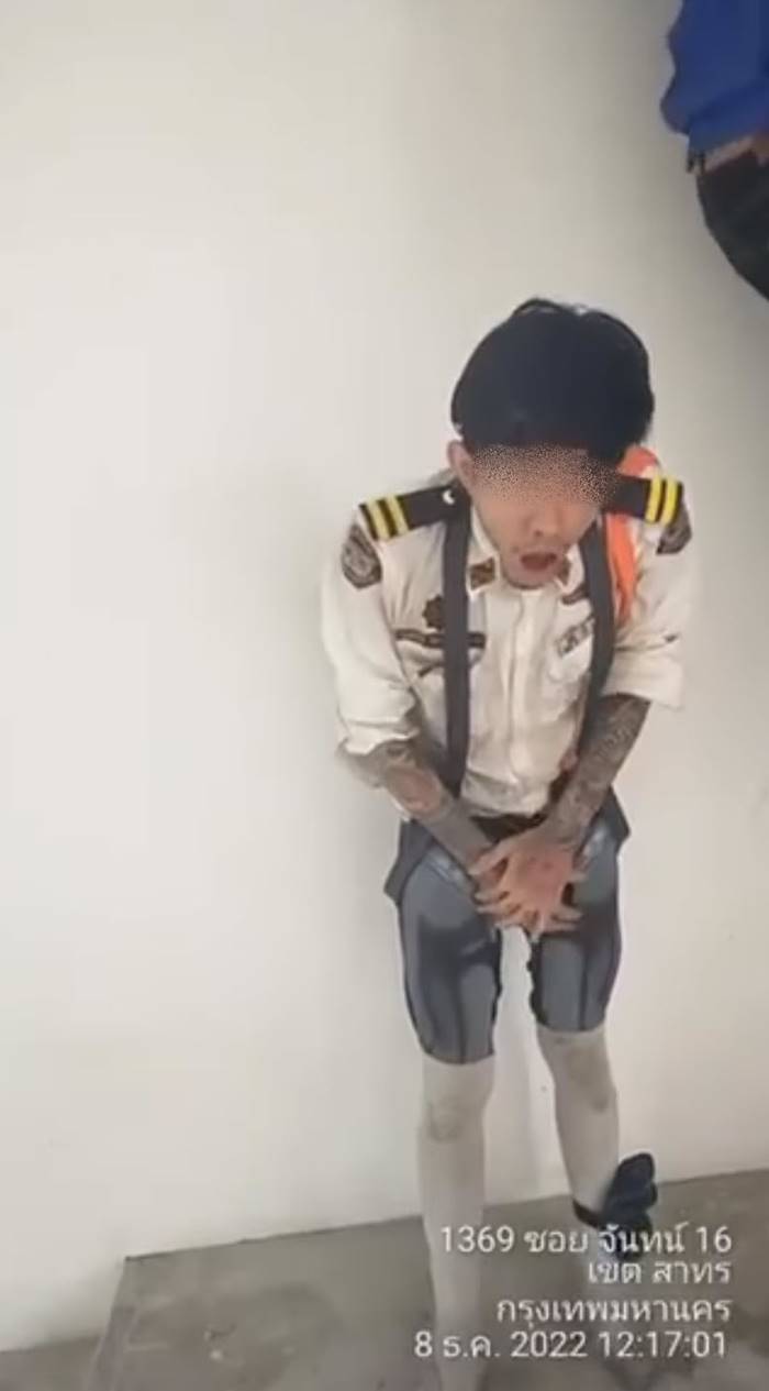 นายแบบ 18+ รับงานเอน หลอนป่วนคอนโดหรู