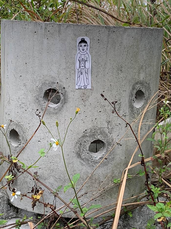 ตุ๊กตาปริศนาติดที่สุสาน